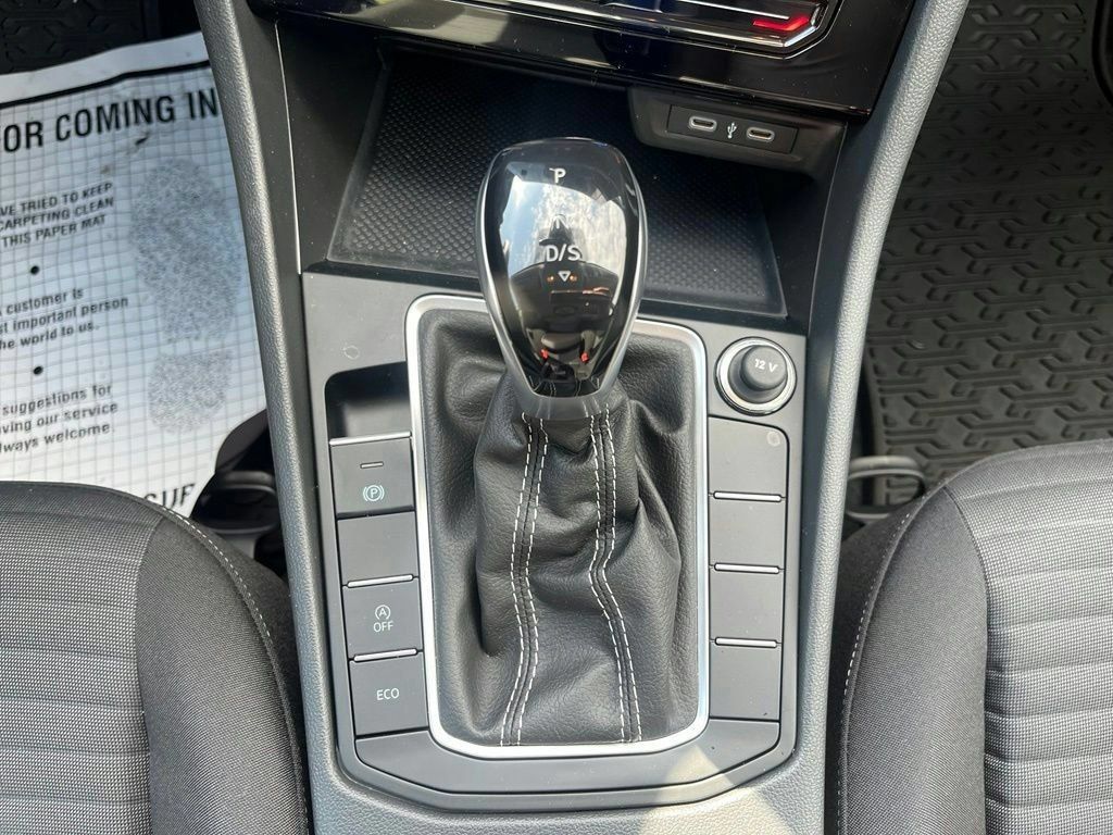 Certified 2025 Volkswagen Jetta S FWD image 17