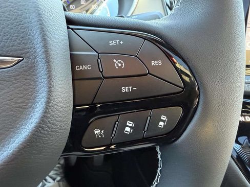 New 2026 Chrysler Pacifica Limited w/ S Appearance Package AWD/4WD image 24