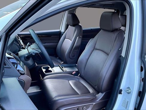 Used 2025 Honda Odyssey Touring image 17