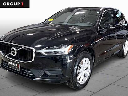 Used 2019 Volvo XC60 T5 Momentum w/ Premium Package