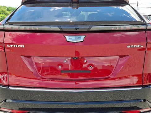 New 2026 Cadillac Lyriq Premium Luxury AWD/4WD image 13