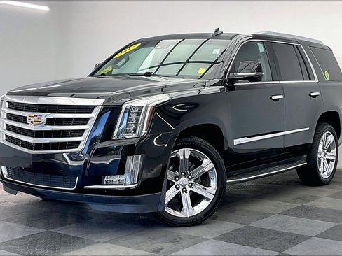 Used 2017 Cadillac Escalade Luxury AWD/4WD image 12