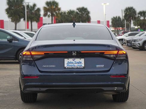 Used 2025 Honda Accord Touring image 5