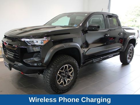 Used 2024 Chevrolet Colorado ZR2 w/ ZR2 Convenience Package III image 13