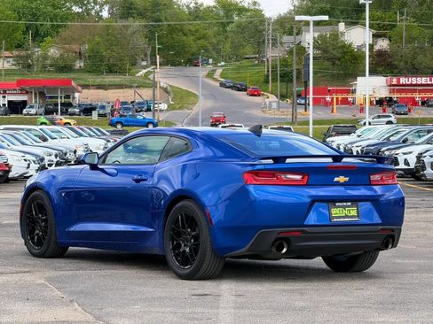 Used 2017 Chevrolet Camaro LT RWD image 2