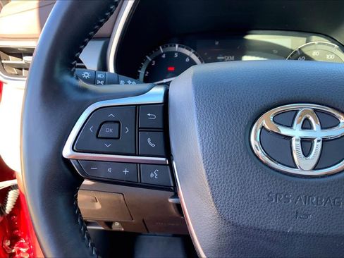 Used 2021 Toyota Highlander Limited image 23