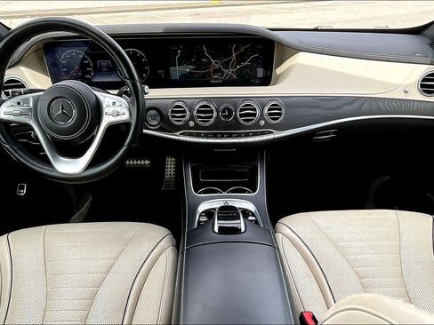 Used 2019 Mercedes-Benz S 560 Sedan image 16