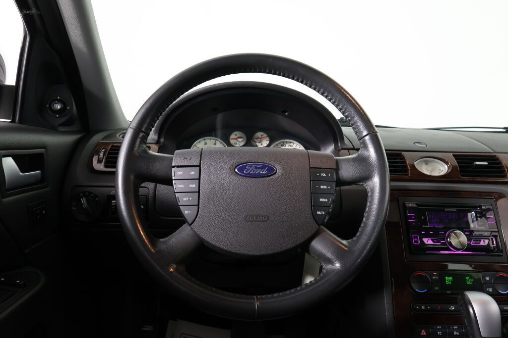Used 2005 Ford Five Hundred Limited AWD/4WD image 28