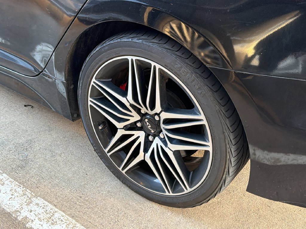 Used 2022 Kia Stinger GT2 RWD image 4