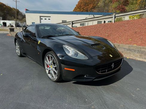 Used 2012 Ferrari California RWD image 7