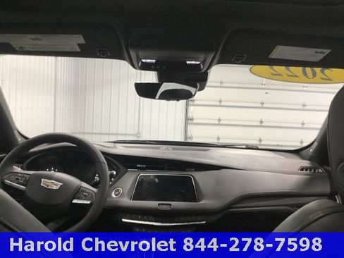 Used 2022 Cadillac XT4 Sport image 14