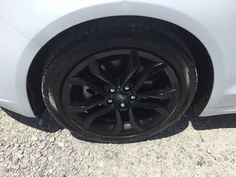 Used 2019 Ford Fusion SE w/ Equipment Group 151A FWD image 9