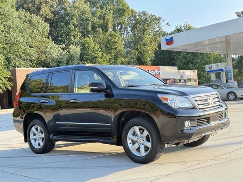 Used 2013 Lexus GX 460 w/ Comfort Plus Pkg AWD/4WD image 3