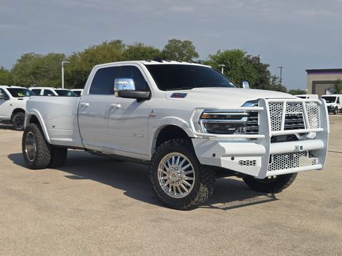 Used 2026 RAM 3500 Longhorn AWD/4WD image 1