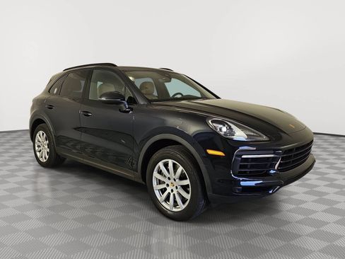 Used 2021 Porsche Cayenne AWD/4WD image 2