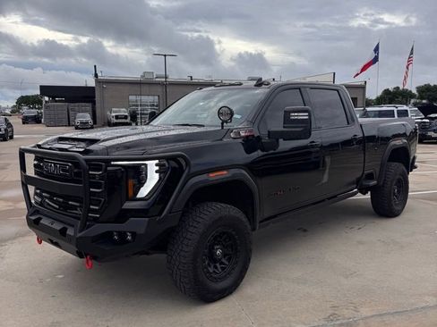 Used 2024 GMC Sierra 2500 AT4X AWD/4WD image 3