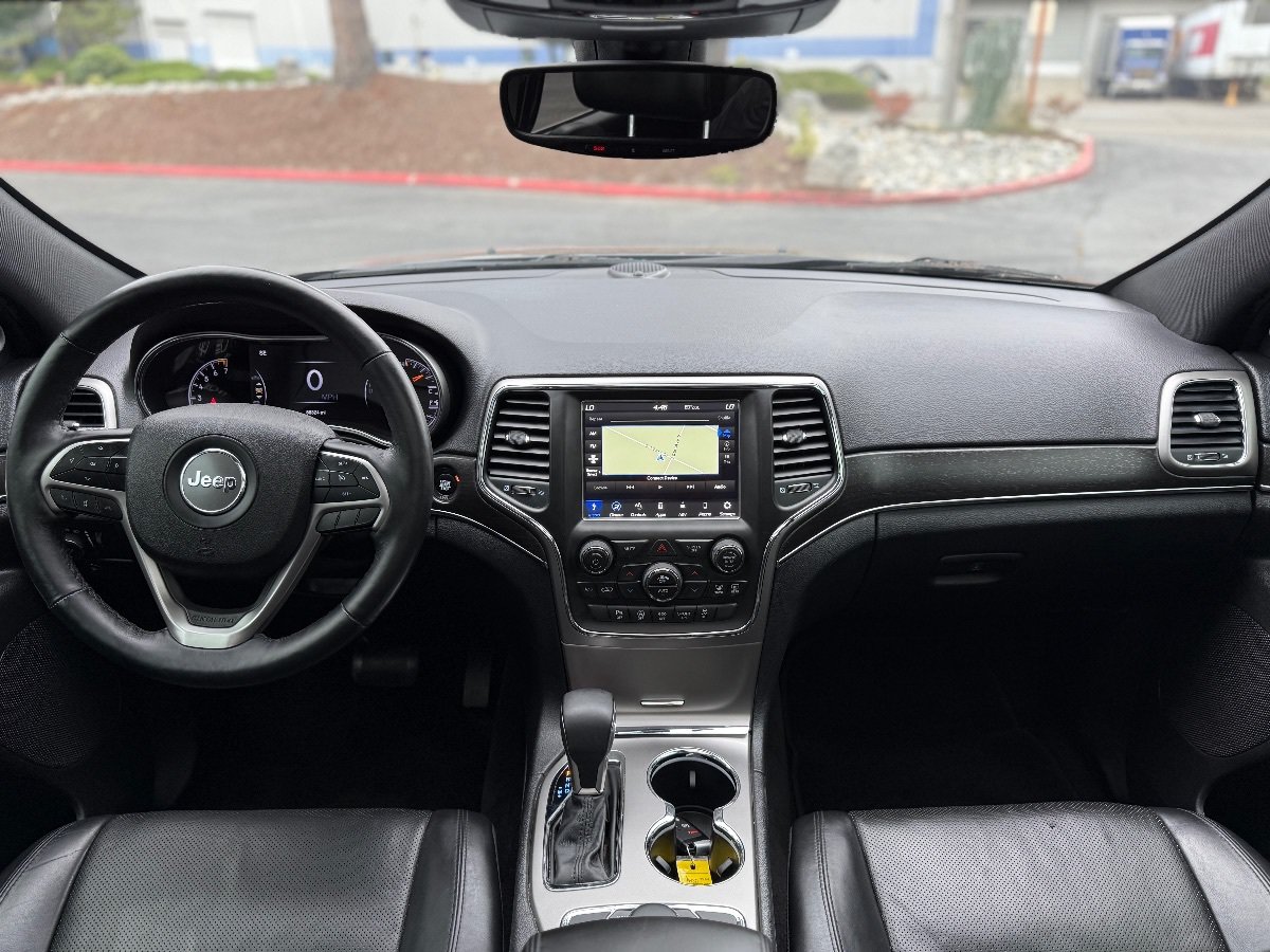 Used 2018 Jeep Grand Cherokee Limited w/ Luxury Group II AWD/4WD image 23