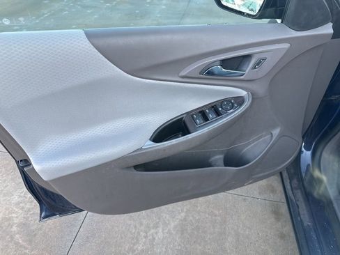 Used 2017 Chevrolet Malibu LS image 6