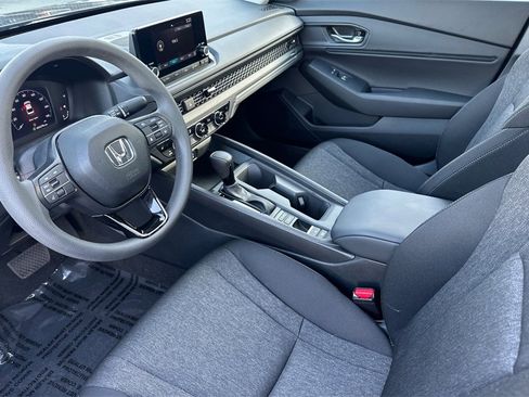 Used 2025 Honda Accord SE image 9