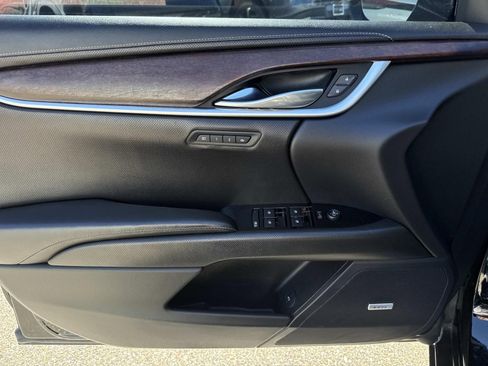 Used 2019 Cadillac XTS Luxury image 19