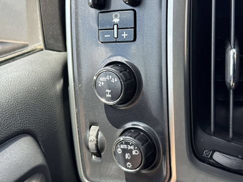 Used 2018 Chevrolet Silverado 1500 LT w/ All Star Edition AWD/4WD image 26
