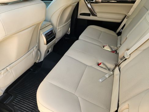 Used 2021 Lexus GX 460 Premium w/ Premium Package image 36