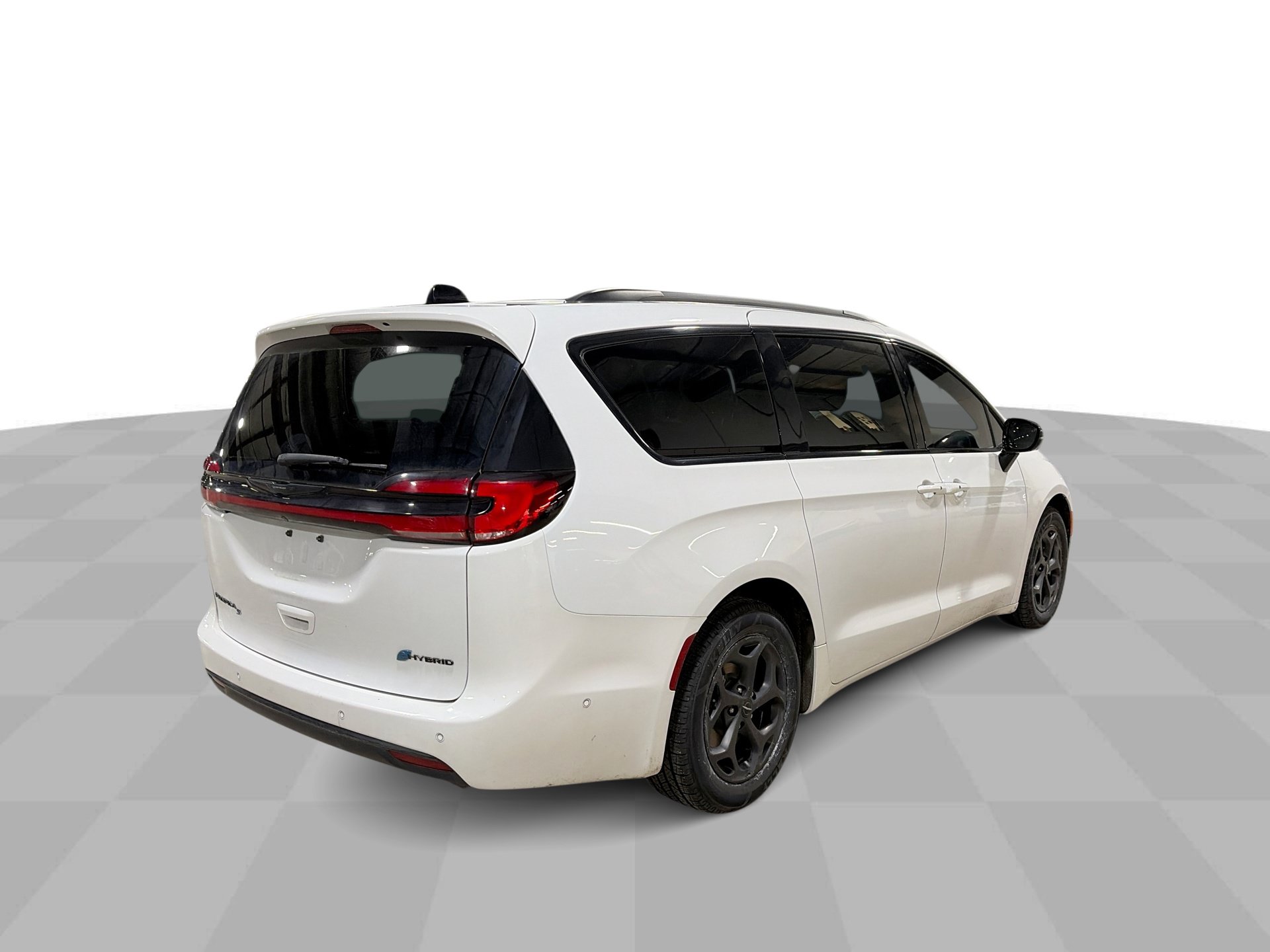 Used 2024 Chrysler Pacifica Premium FWD image 10