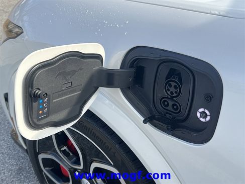 Certified 2022 Ford Mustang Mach-E GT image 34
