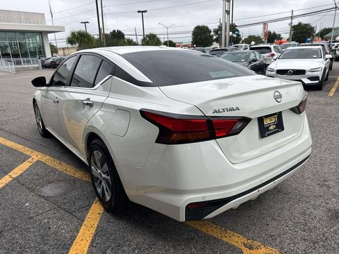 Used 2025 Nissan Altima 2.5 S FWD image 6
