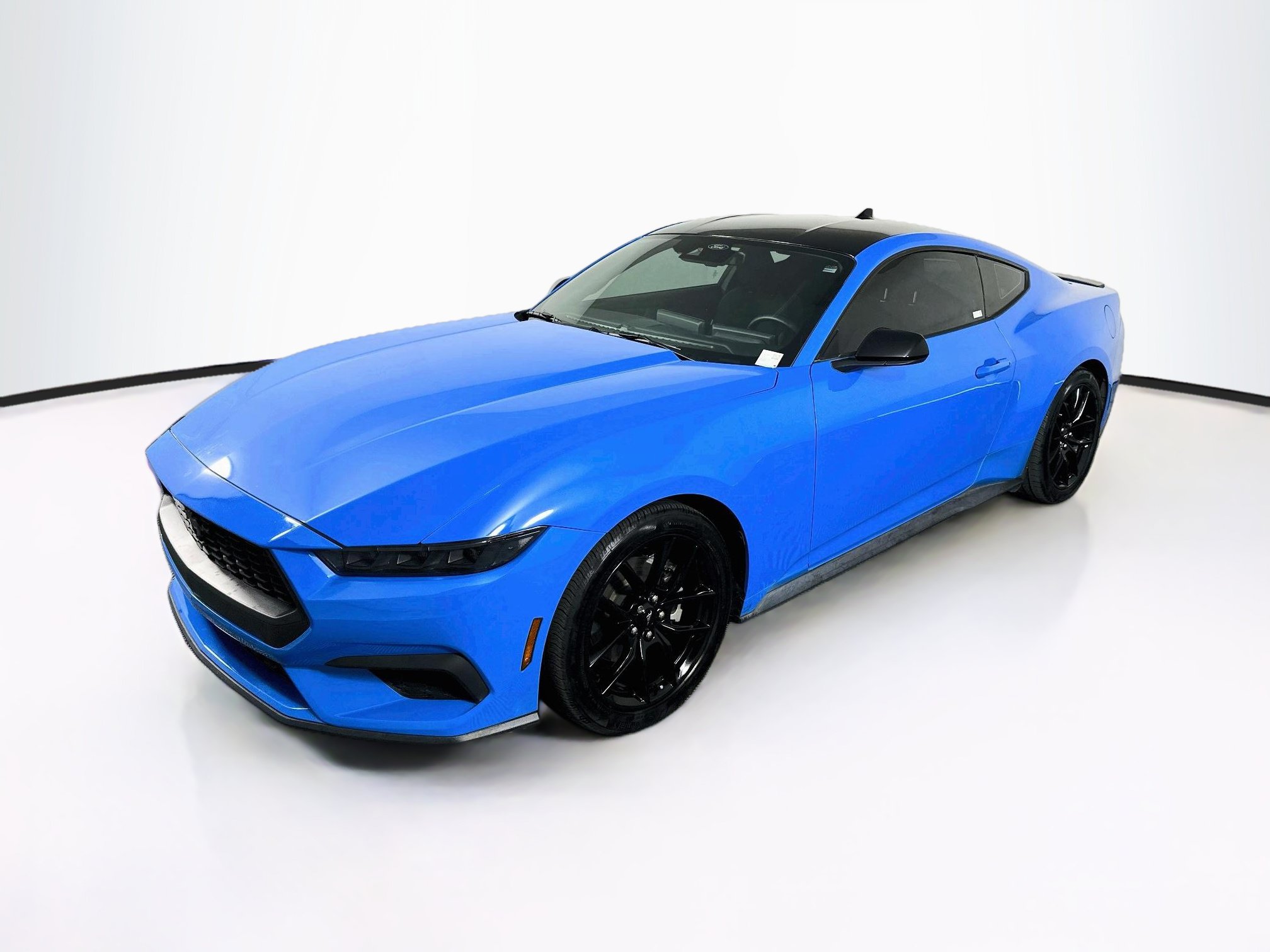 Used 2024 Ford Mustang Coupe RWD image 3