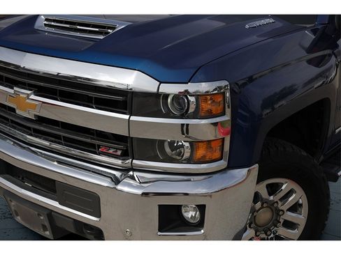 Used 2019 Chevrolet Silverado 2500 LTZ w/ Duramax Plus Package image 3