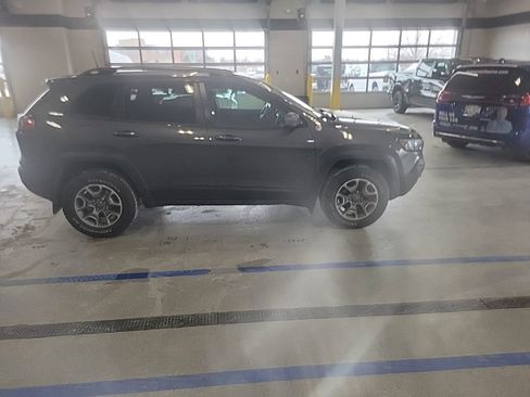 Used 2021 Jeep Cherokee Trailhawk w/ Comfort & Convenience Group image 2