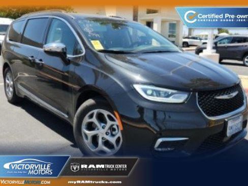 Certified 2023 Chrysler Pacifica Limited w/ Uconnect Theater Family Group image 1