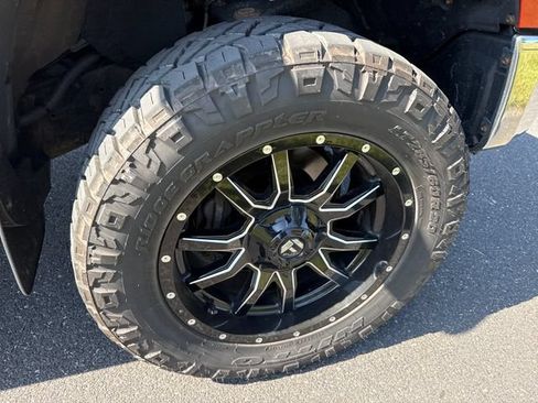 Used 2017 Toyota Tundra SR5 w/ TRD Off Road Package AWD/4WD image 11