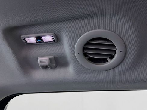 Used 2025 Ford Explorer Active image 29