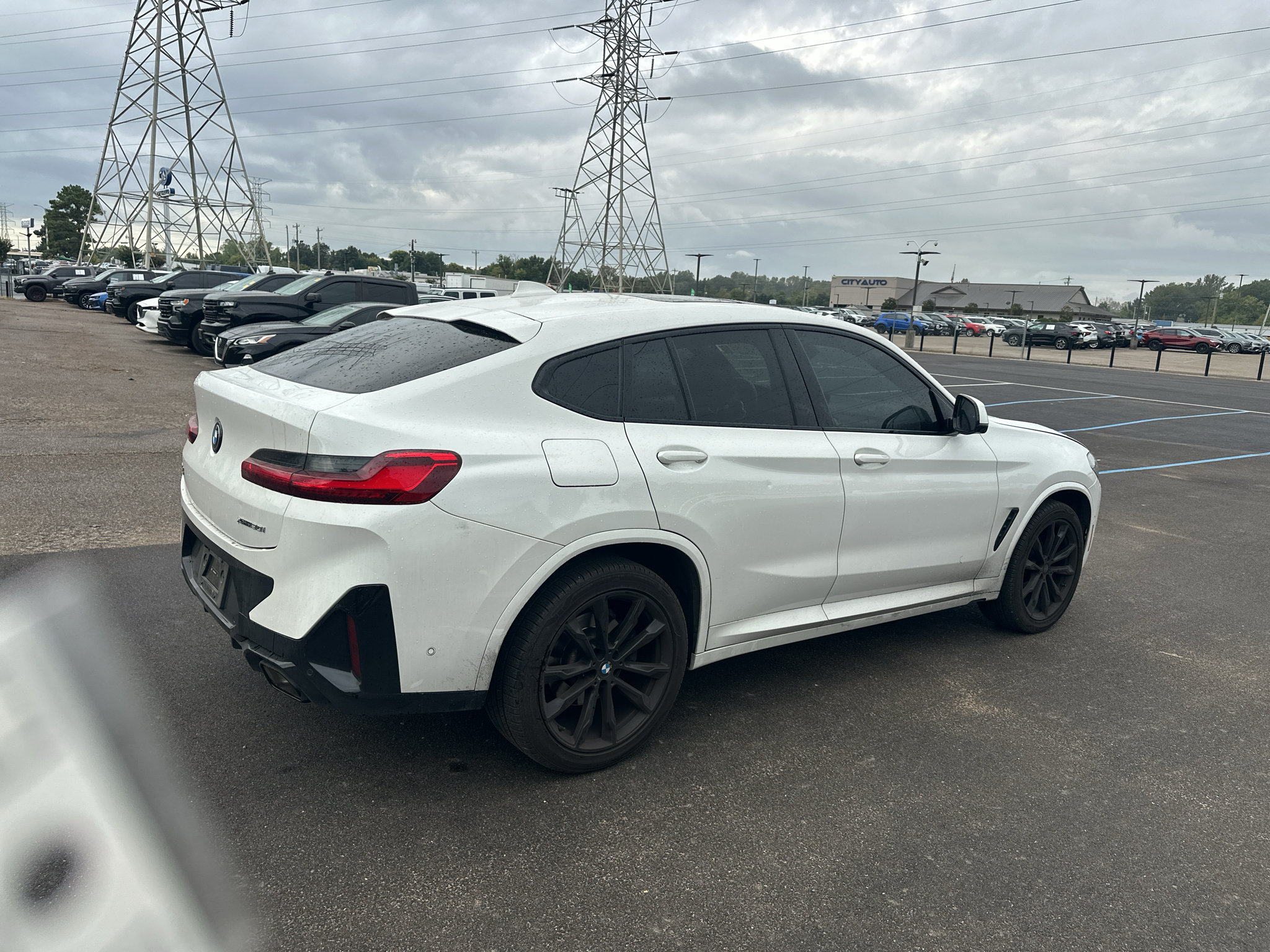 Used 2024 BMW X4 xDrive30i w/ Premium Package AWD/4WD image 5
