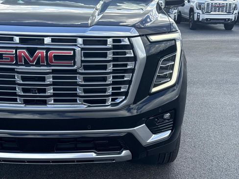 New 2026 GMC Yukon Denali w/ Denali Reserve Package AWD/4WD image 9