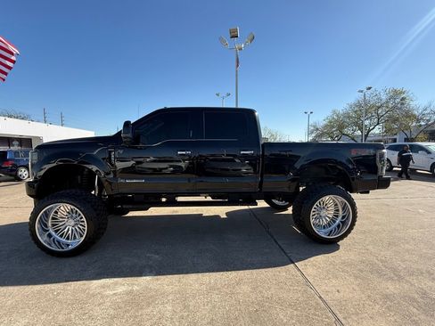 Used 2017 Ford F250 Platinum w/ Platinum Ultimate Package image 5