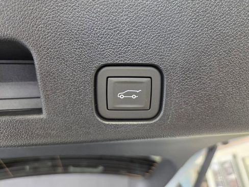 New 2026 Chevrolet Traverse High Country FWD image 19