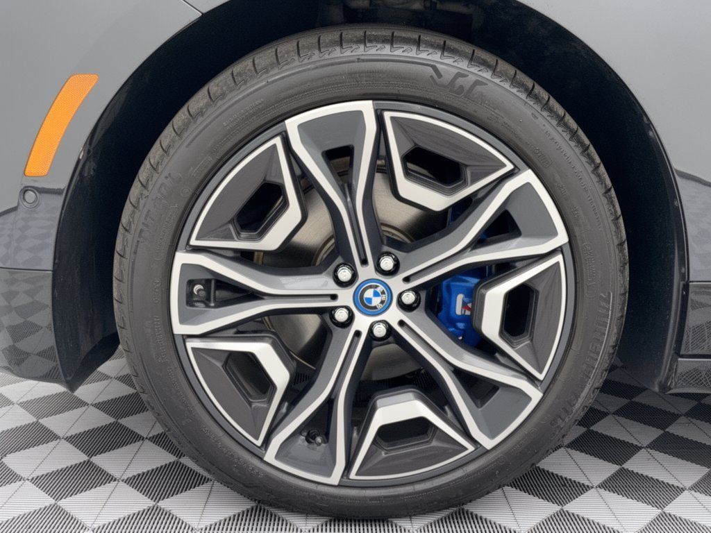 Used 2024 BMW iX M60 AWD/4WD image 13