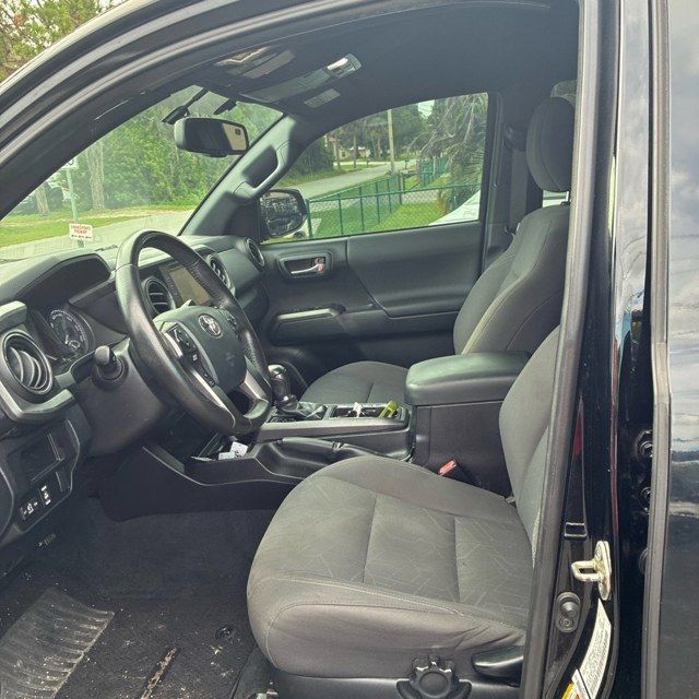 Used 2016 Toyota Tacoma TRD Sport w/ Towing Package AWD/4WD image 9