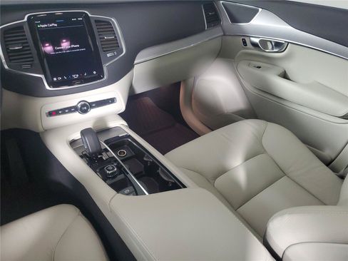 Certified 2025 Volvo XC90 B5 Core w/ Protection Package AWD/4WD image 14
