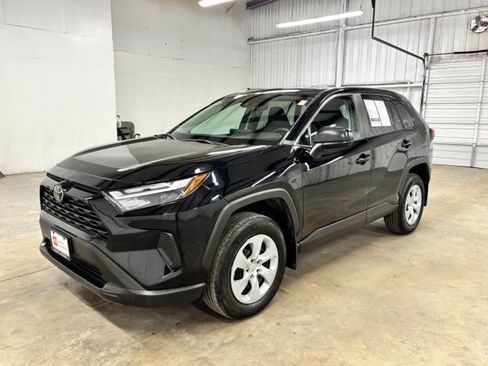 Used 2025 Toyota RAV4 LE FWD image 3