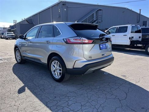 Used 2024 Ford Edge SEL w/ Convenience Package image 5