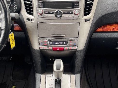 Used 2010 Subaru Outback 3.6R Limited image 13