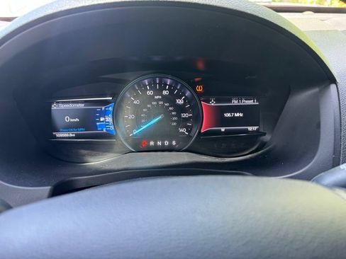 Used 2017 Ford Explorer XLT w/ Equipment Group 202A FWD image 19