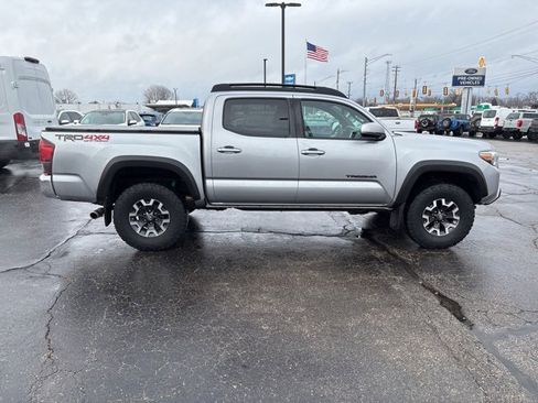 Used 2019 Toyota Tacoma TRD Off-Road image 6