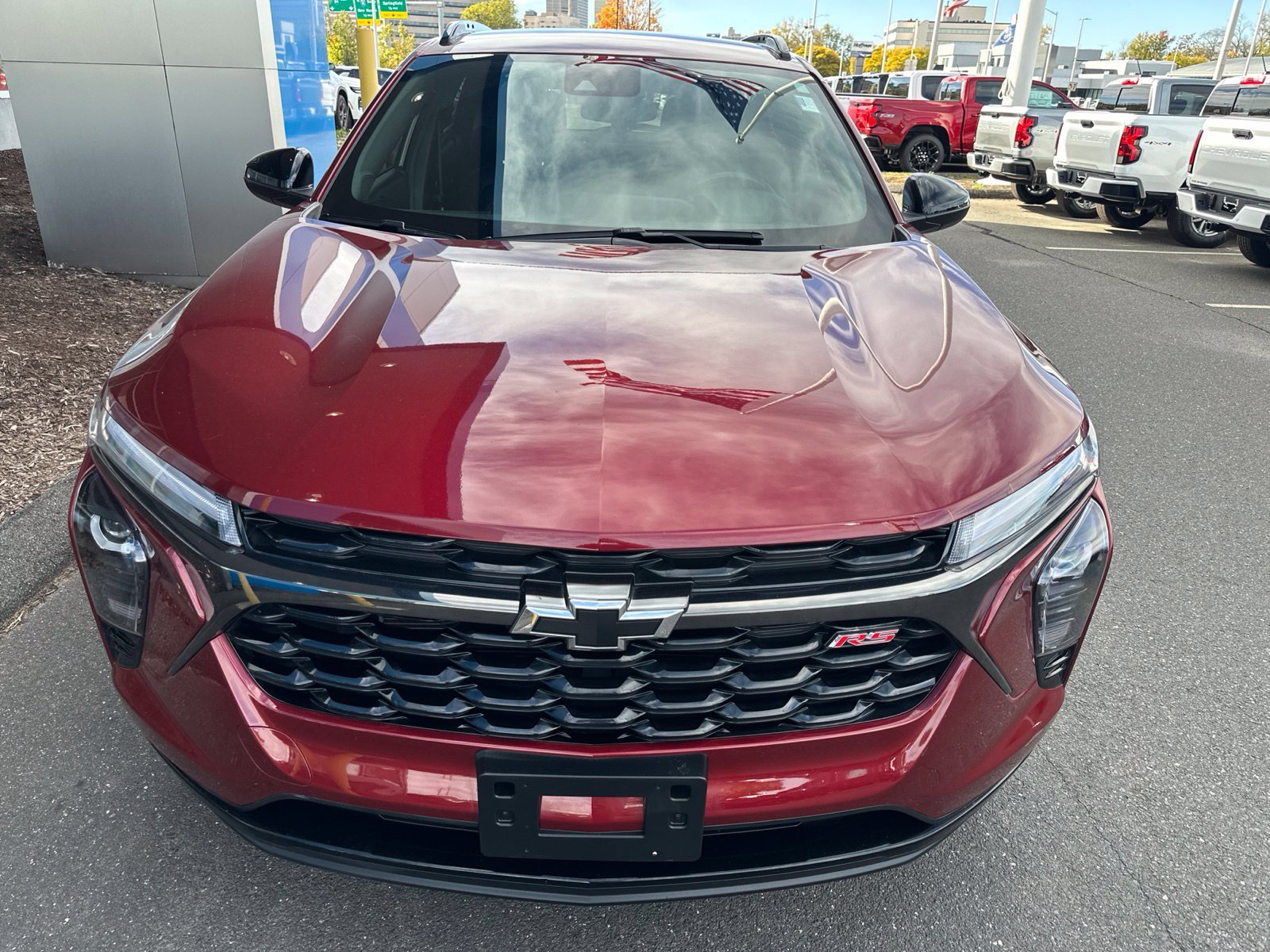 Used 2024 Chevrolet Trax RS FWD image 2