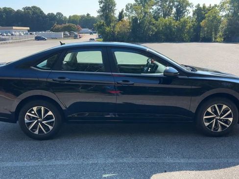 Used 2024 Volkswagen Jetta S image 8