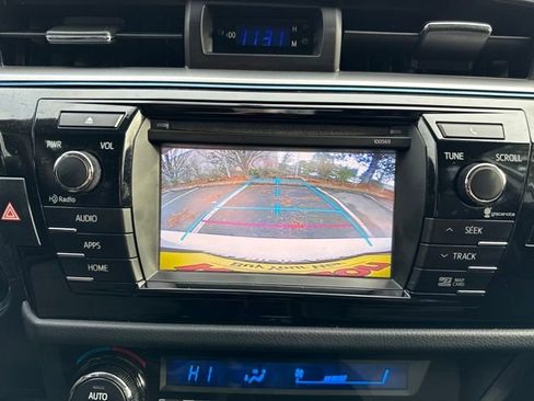 Used 2016 Toyota Corolla LE image 24